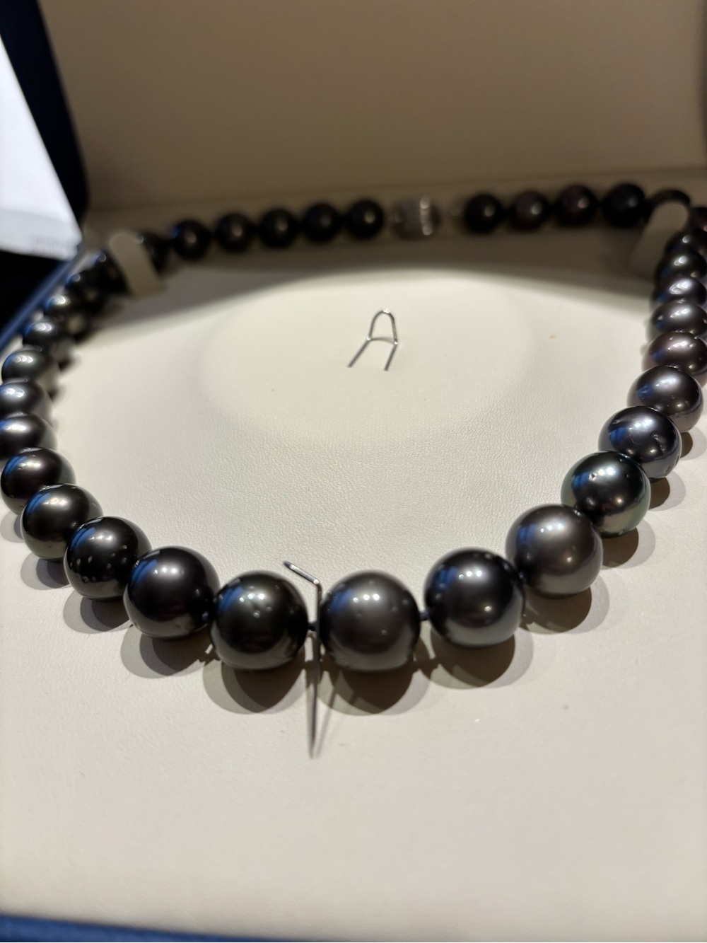 18” Tahitian Pearl Necklace Gray 35 pearls - Picture 1 of 9